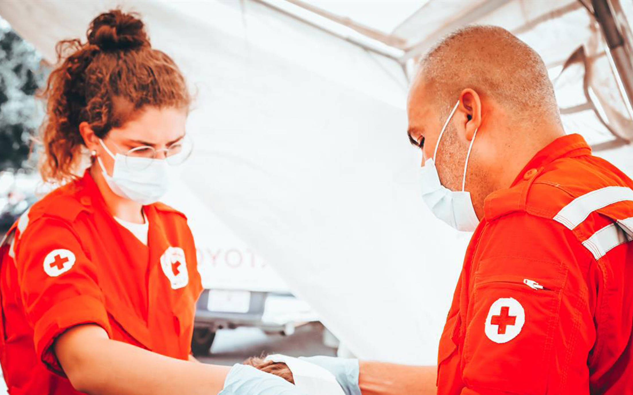 Lebanese Red Crescent giving first aid after the tragis explotion in Beirut harbour