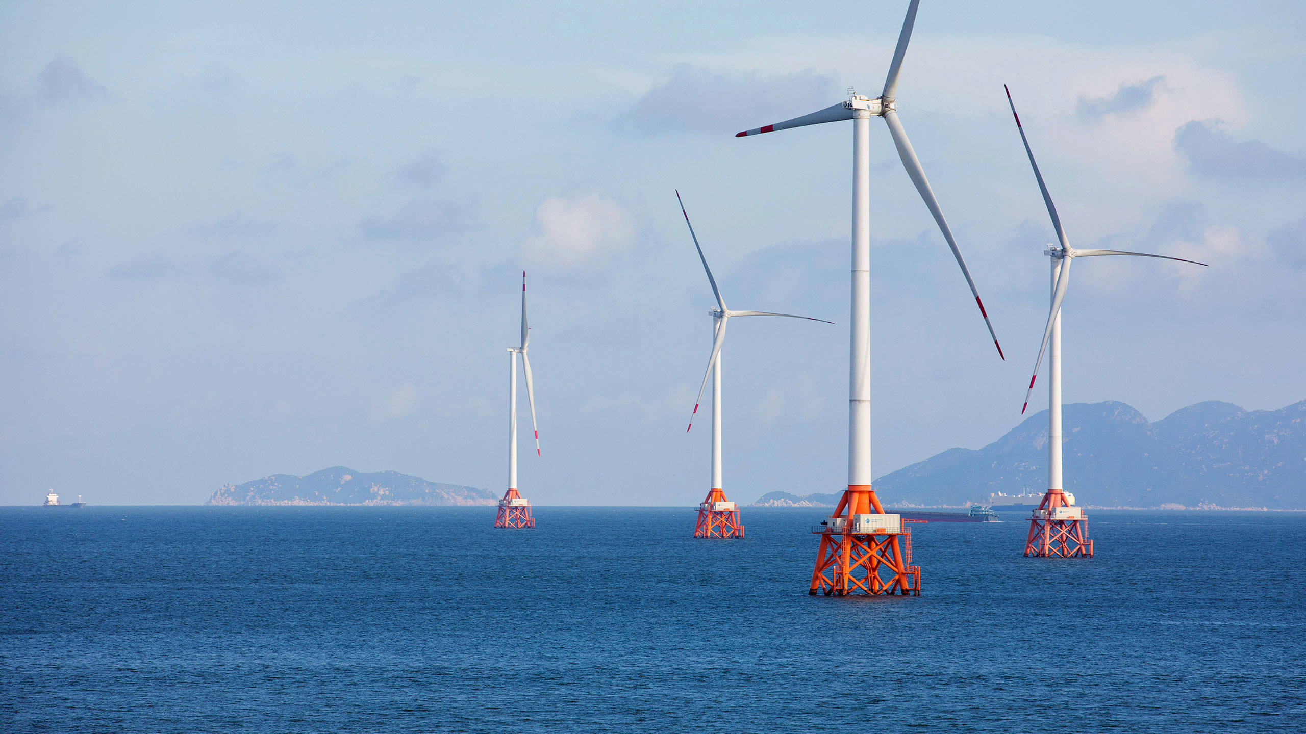 Jotun coatings protect the jackets of an offshore wind power station in China
